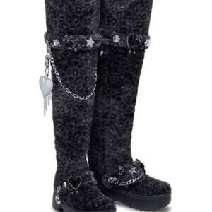 Crocs X T-Pain UNFURGETTABLE "Boots With The Fur" Sz 8 Brand New, Never Worn